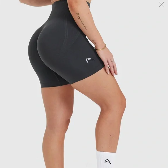 Oner Active Effortless Seamless Shorts - Black - Picture 5 of 5